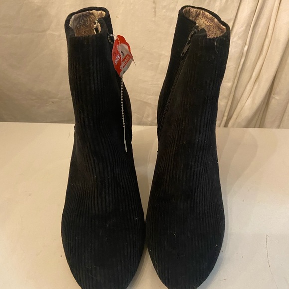 Band if Gypsies black corduroy ankle boots, zip sides, block heels 3” size 9 NWT - Picture 2 of 7